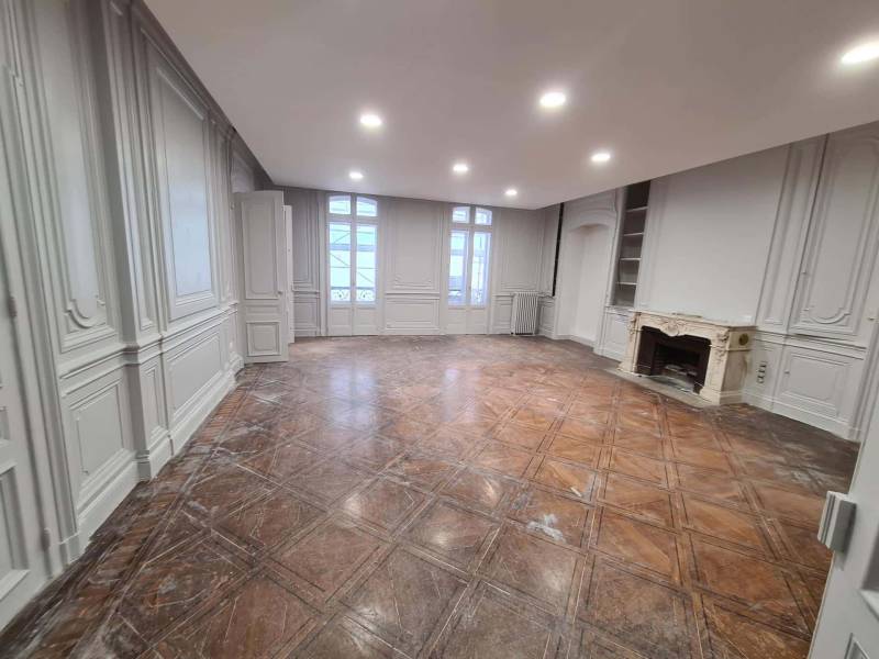 Transformation de bureaux à Lyon – Place Bellecour