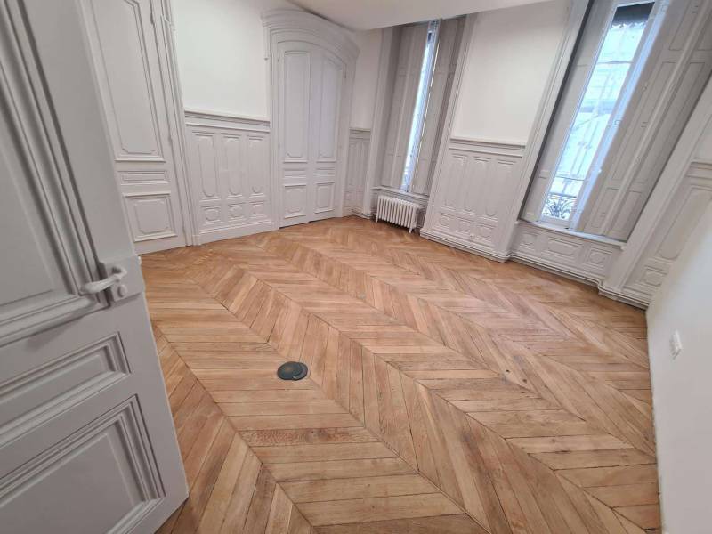 Transformation de bureaux à Lyon – Place Bellecour